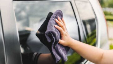 Como limpar vidros do carro